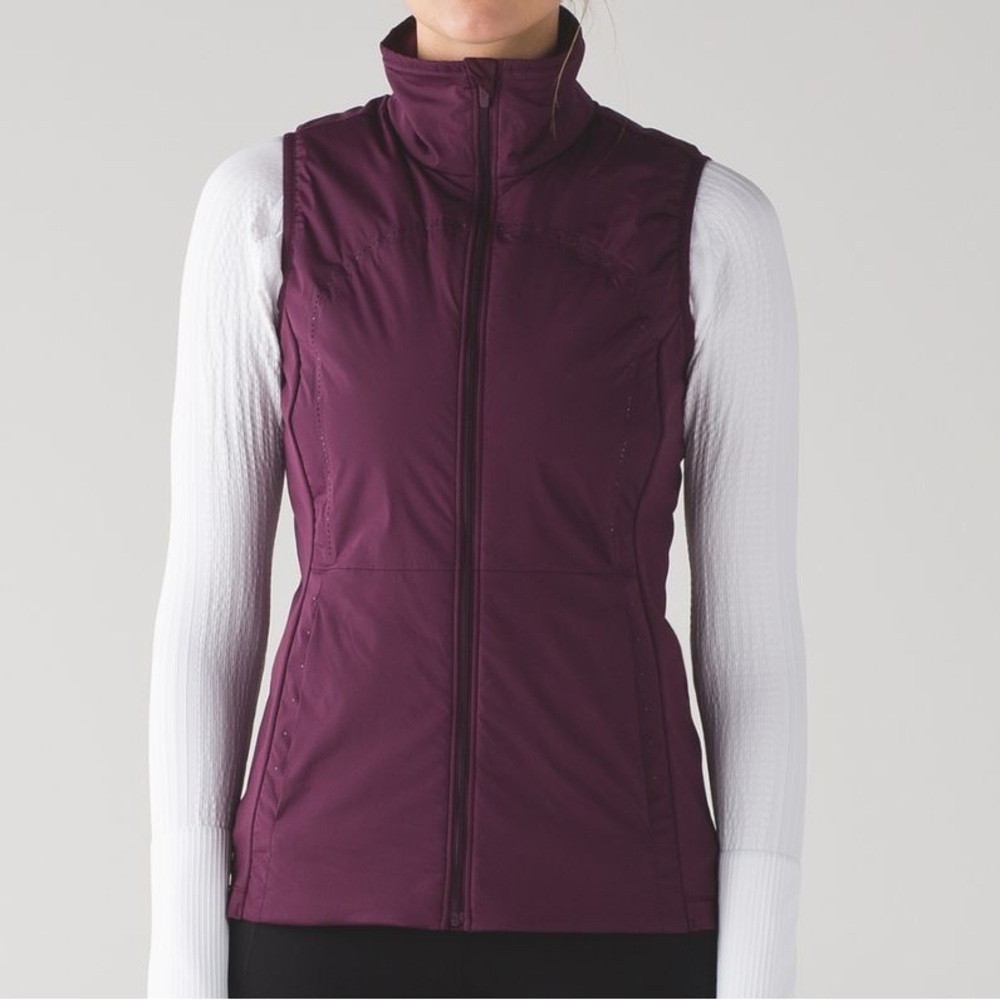 Lululemon Run for Cold Vest Size 4 Plum Like New